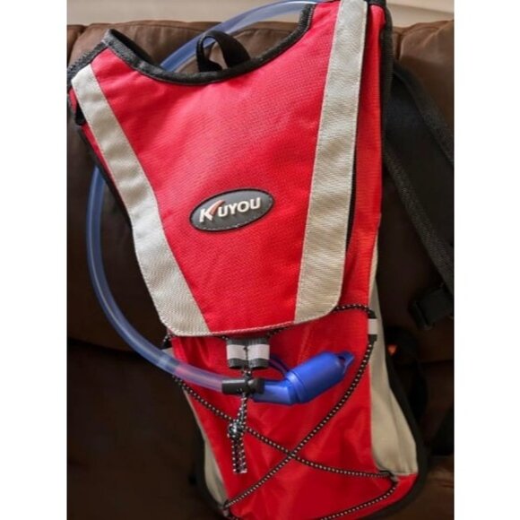 Hydration Pack with 2L Hydration Bladder Lightweight Insulation Water Rucksack - Picture 1 of 4